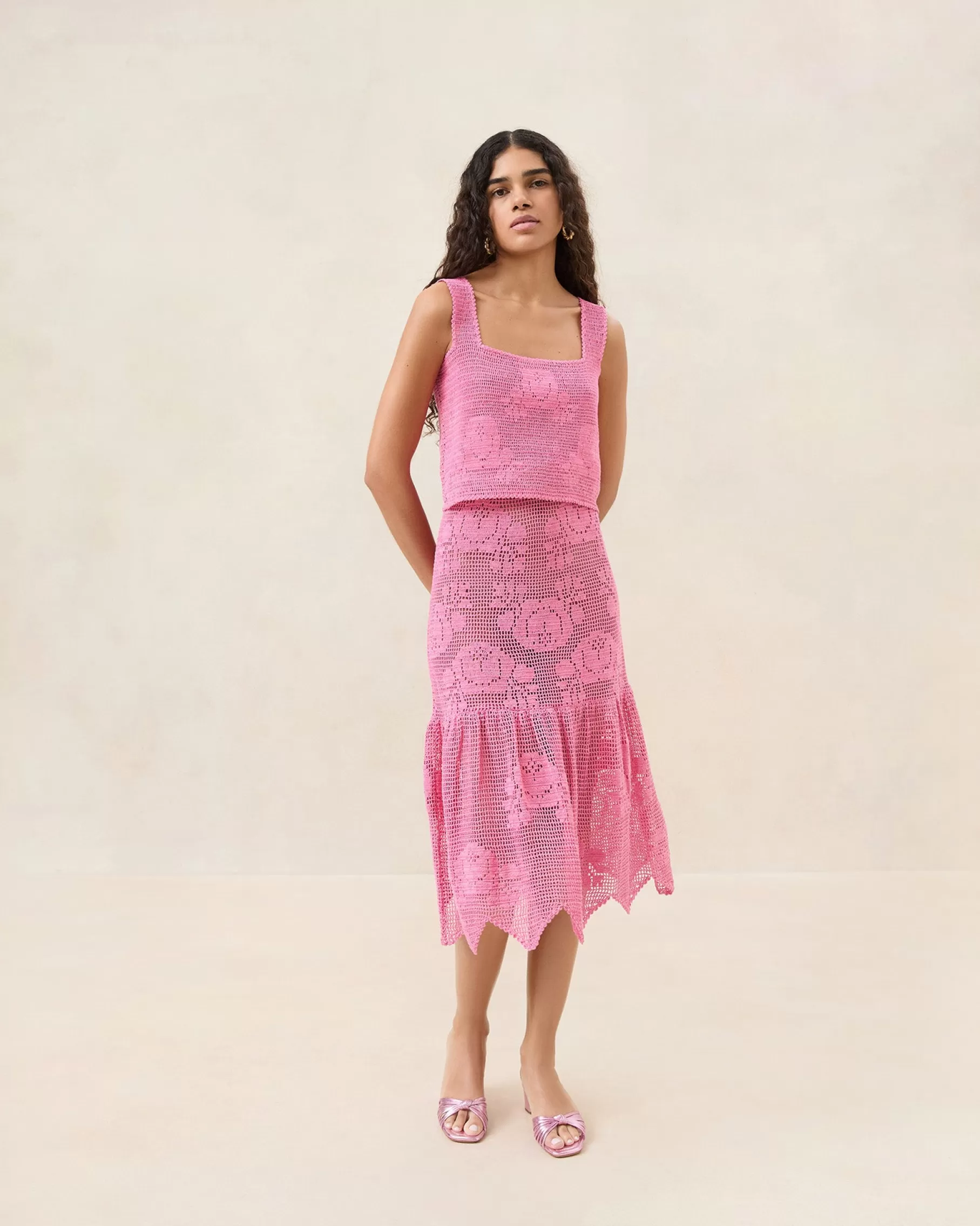 Hot Sullivan Rose Crochet Skirt FOR THE GUESTS | Event Essentials